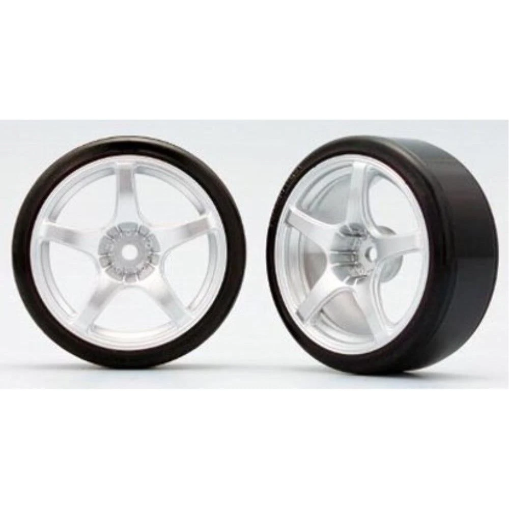 YOKOMO ENKEI RP-03 (with 01R Tyre) 3 YOKOMO ENKEI RP-03 (with 01R Tyre)