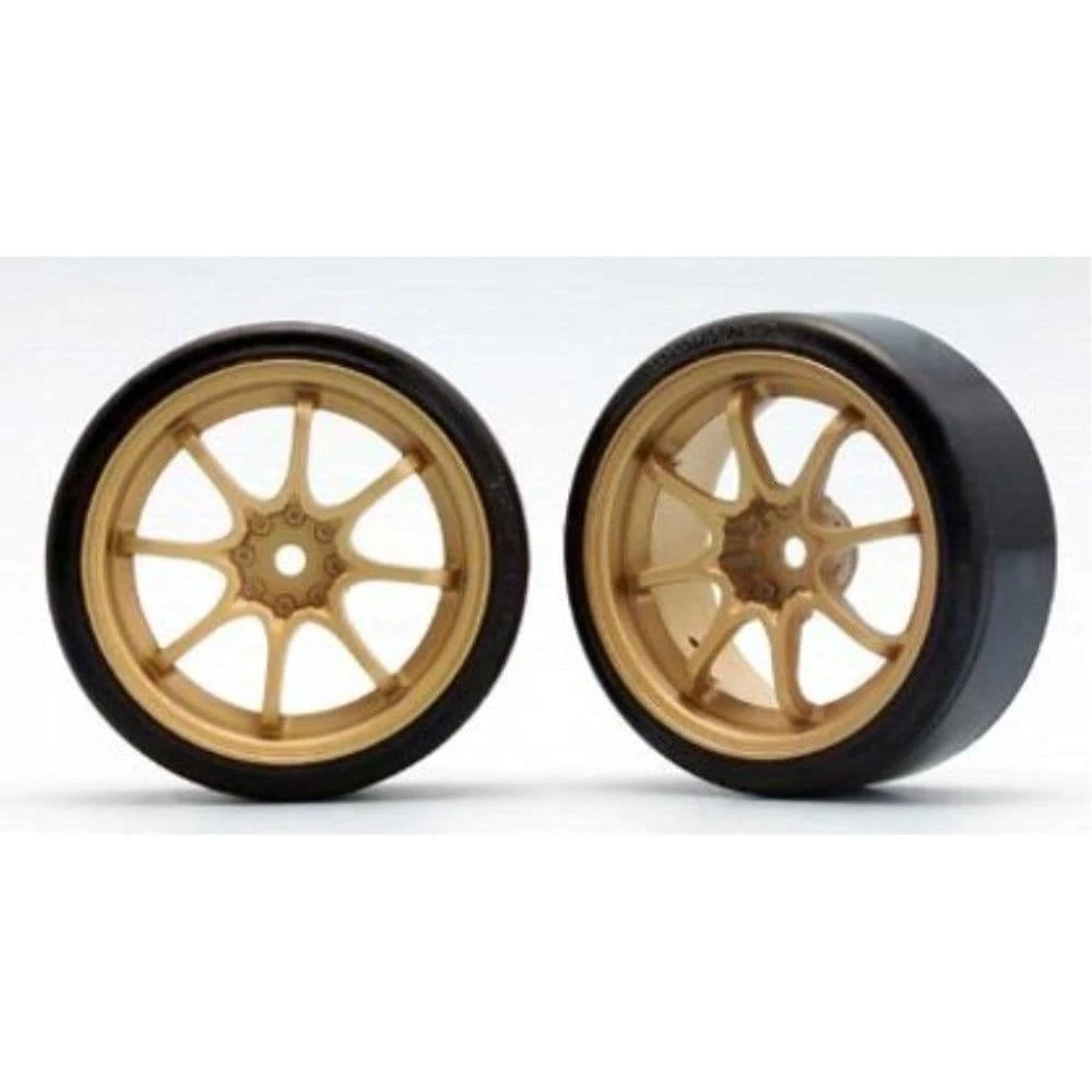 YOKOMO RAYS VOLK RACING CE-28N (with 01R Tyre) 3 YOKOMO RAYS VOLK RACING CE-28N (with 01R Tyre)